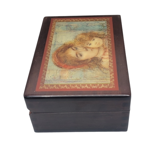 Vintage Edna Hibel Mother & Child Wood Trinket Jewelry Box American Music Box Co - Picture 4 of 11